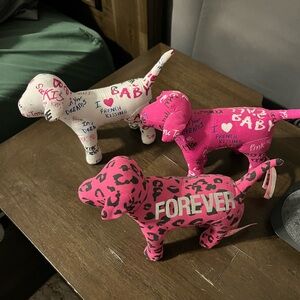 VS Pink Dogs assorted